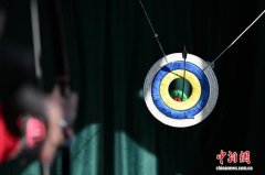 射向月亮的运动：呼和浩特高校传统射箭课受追捧